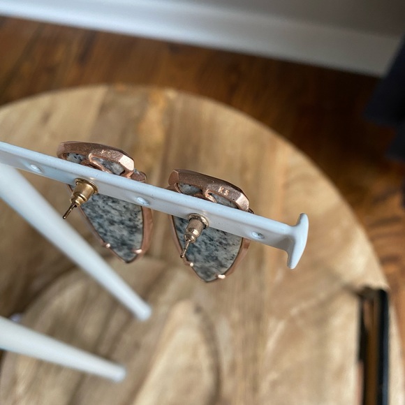 Kendra Scott Arrowhead Earrings - Picture 4 of 5